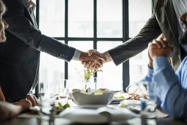 The Perfect Handshake in 6 Easy Steps